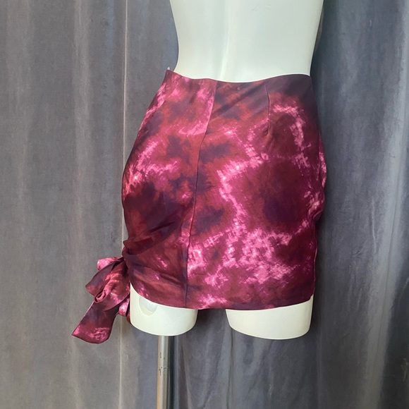 Cinq A Sept Skirts Tie Dye Scarf Hem Satin Miniskirt Size 4 - Picture 8 of 10